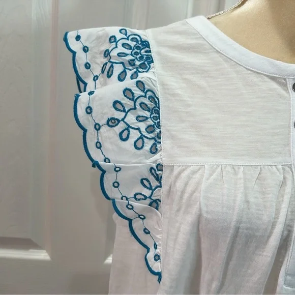 NWOT Loft Eyelet Flutter Henley White/Blue Mixed Media Top  size XL - Picture 3 of 6